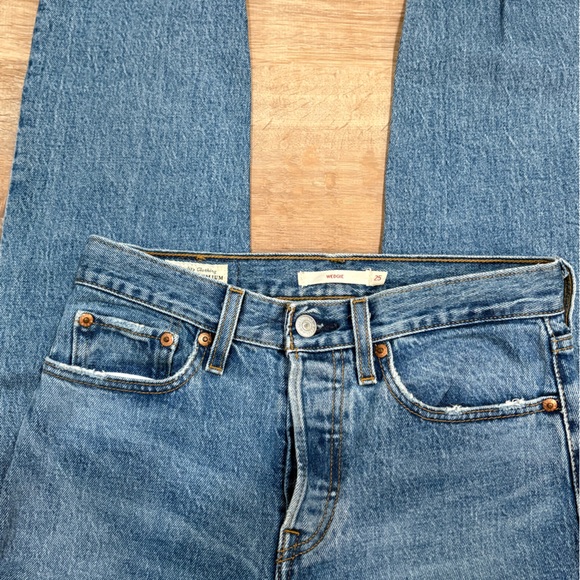 Levi's Denim - Women’s Levi’s Wedgie - Size 25